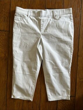 Kim rogers tummy control white cropped pants with back pockets size 16 average
